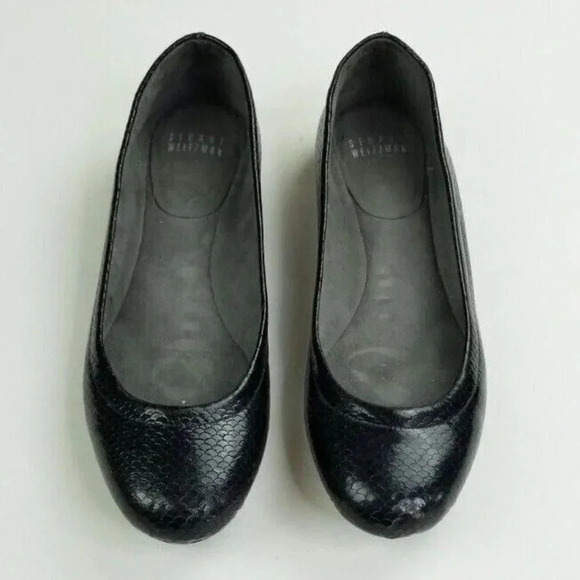 Stuart Weitzman 7M Women's Black Patent Leather Animal/Snake Print Slip On Flats - Picture 2 of 12